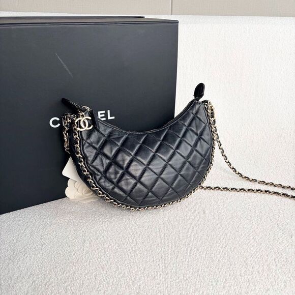 Chanel Women Pre-Loved Bag Very Good Condition - Picture 6 of 9